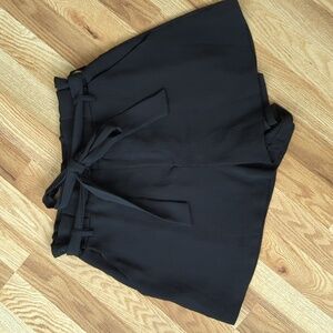 Women's Size L Black Shorts, Paper bag waist